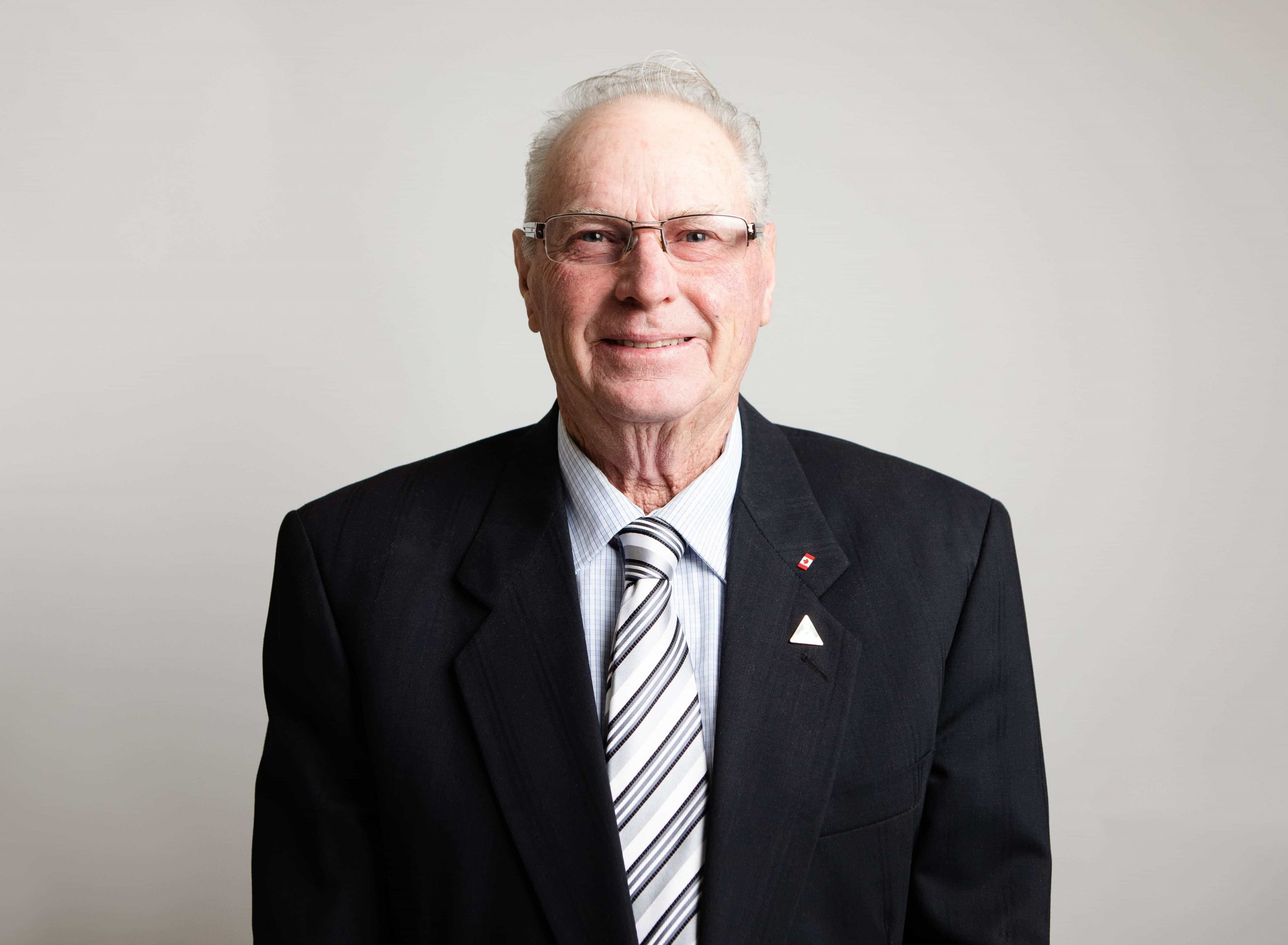 Headshot of Earl Hawkins.